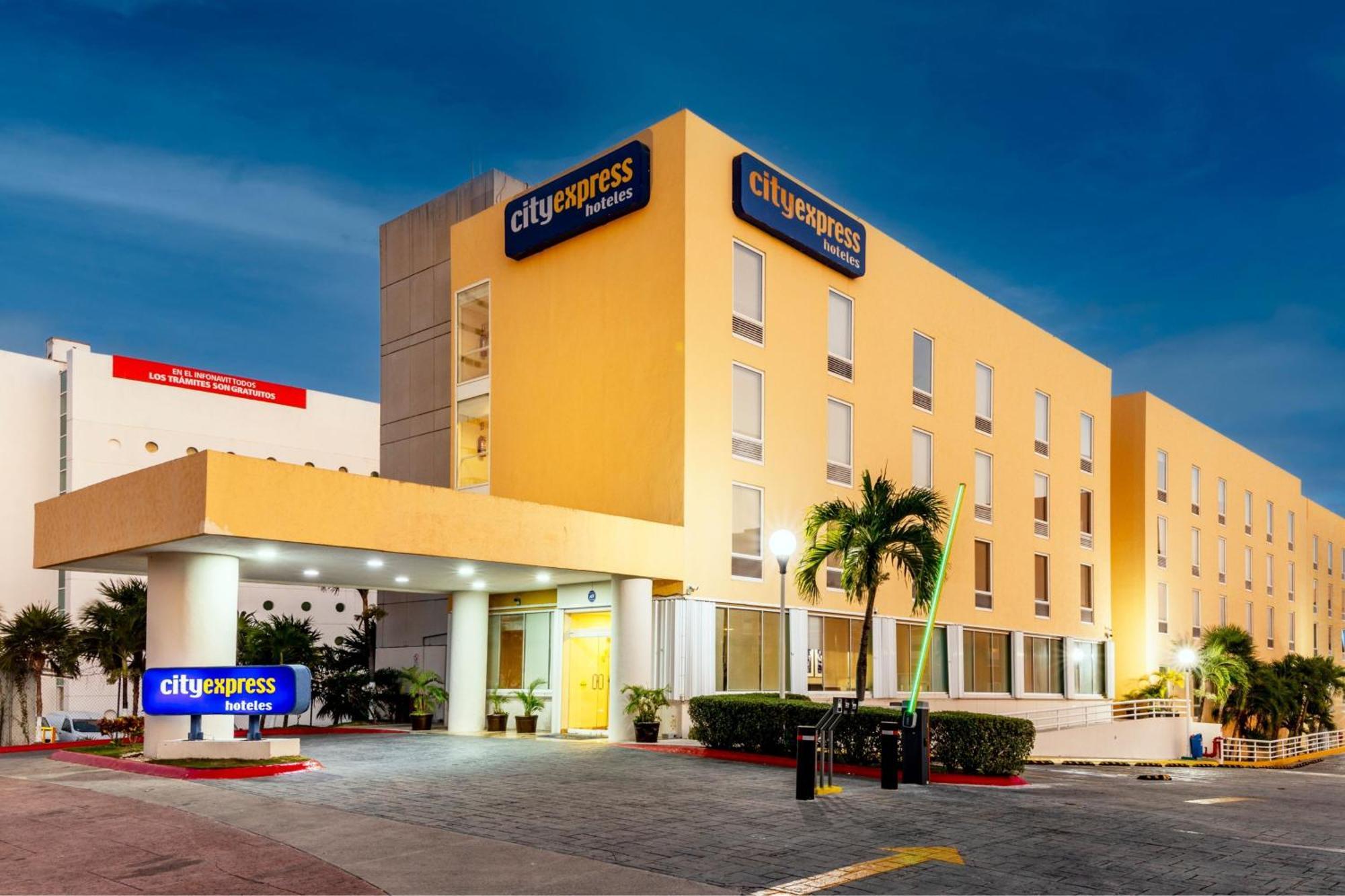City Express By Marriott Cancún Exteriör bild